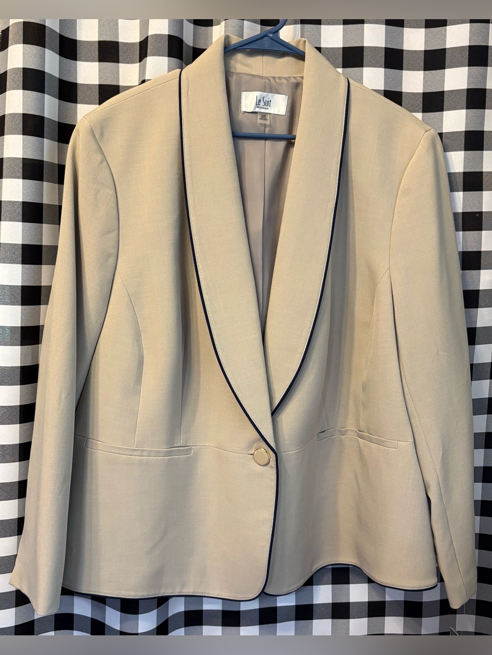 Le Suit Structured Single Button Beige Blazer w/ Navy Blue Trim Women’s Size 20W
